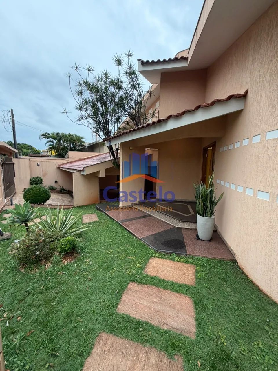 CASA RESIDENCIAL em UMUARAMA - PR, ZONA I-A - Foto 3