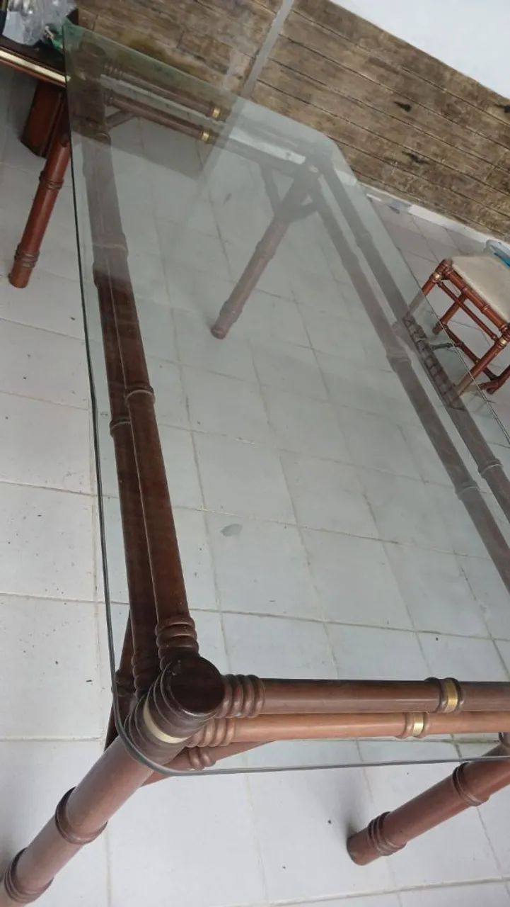 Vende-se mesa de jantar de mogno com vidro temperado  - Foto 2