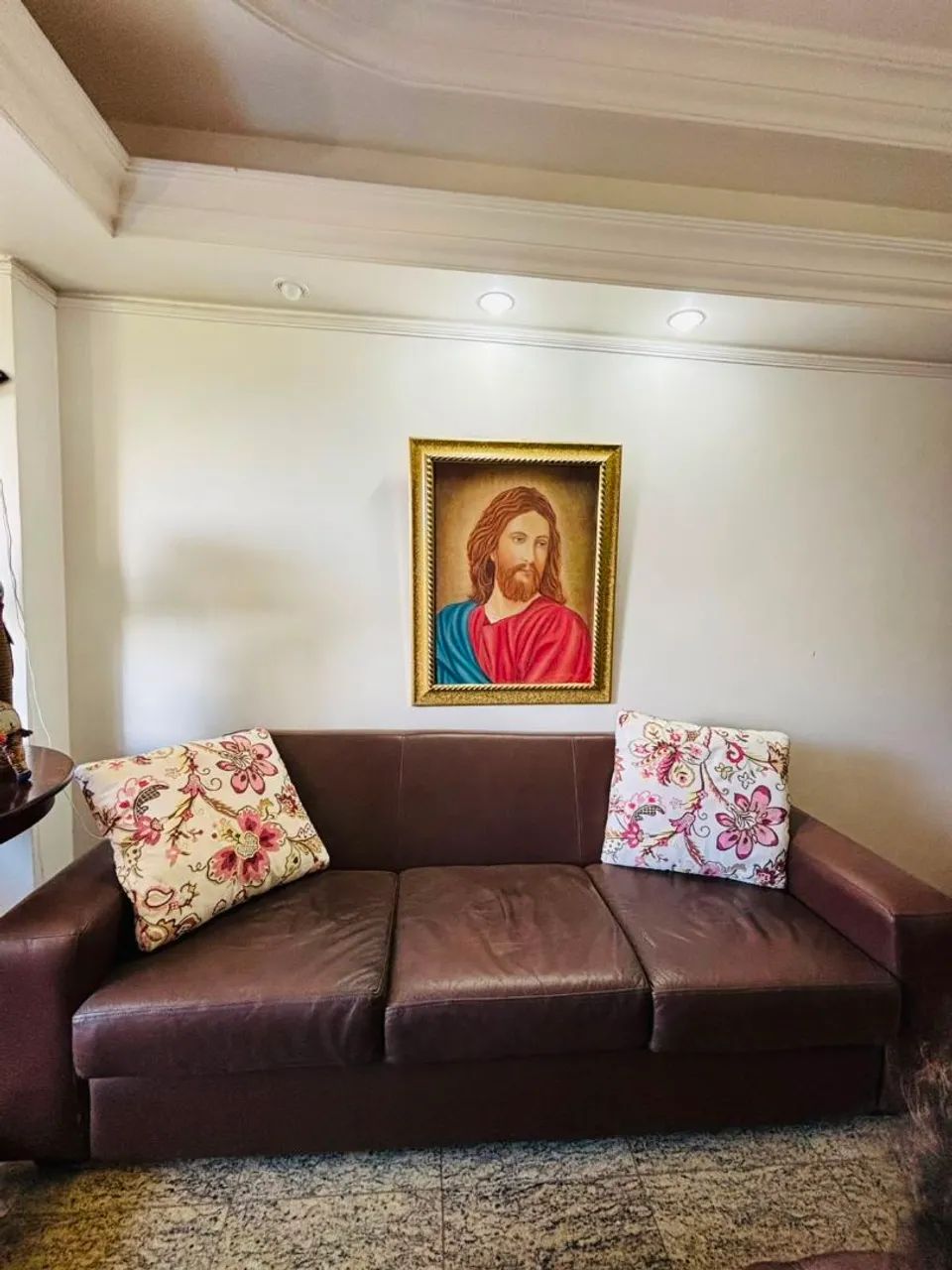 Sofa em couro de três lugares