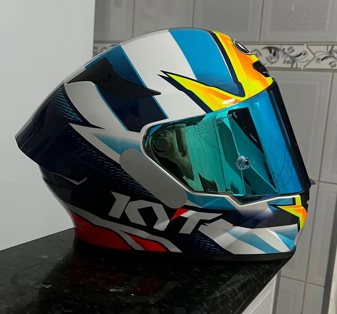 Capacete KYT