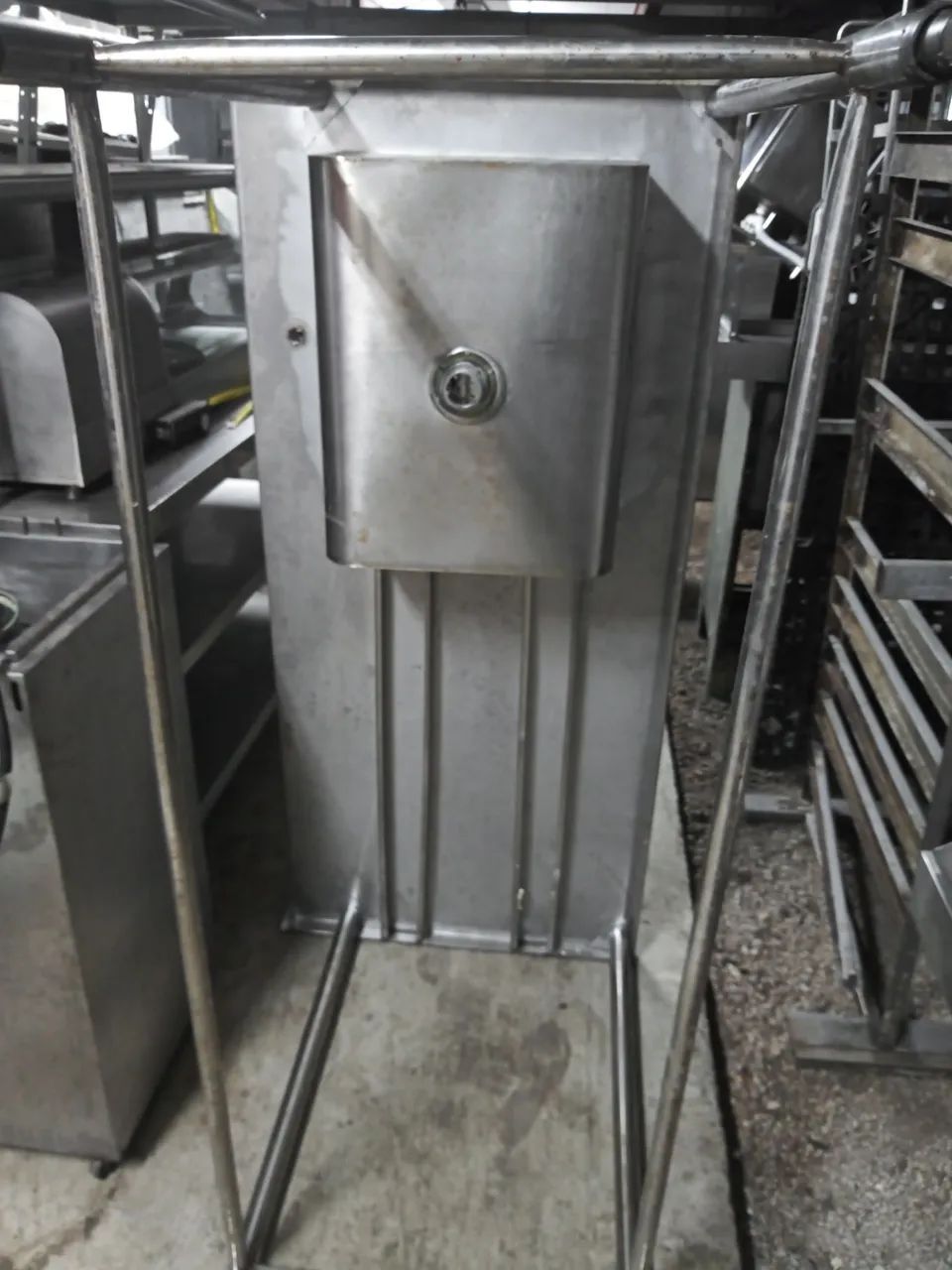Mesa com cuba ( esquerda) inox. 150x70x90 - Foto 3
