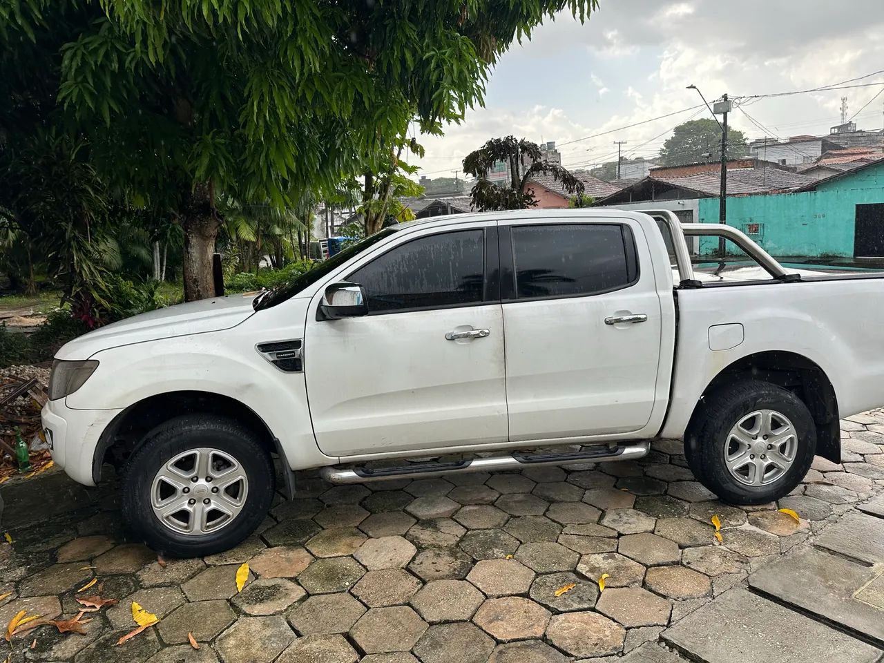 FRETES E MUDANÇAS / VALOR R$ 200,00