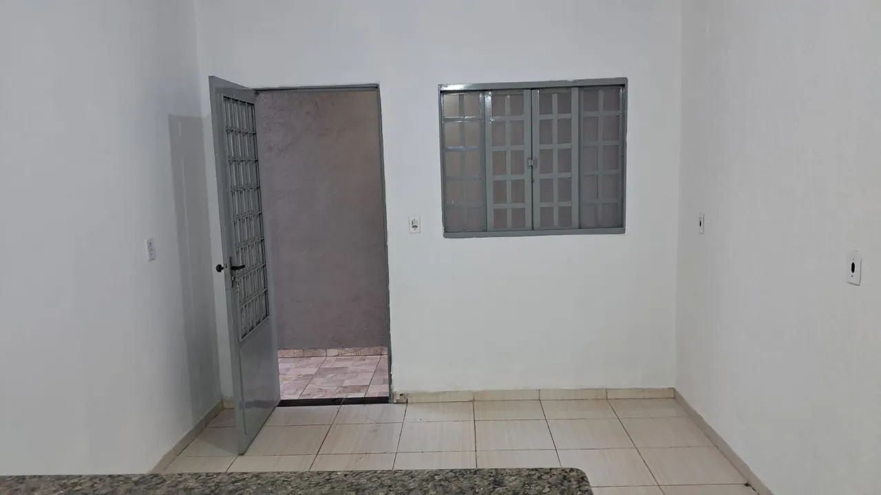 Casa próxima avenida principal  - Foto 2