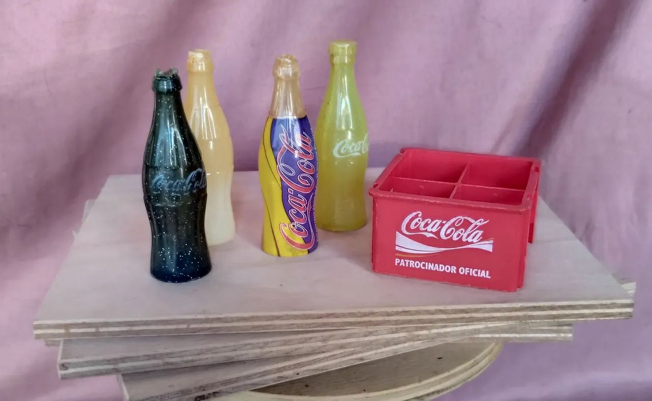 Mini garrafinhas com engradado da Coca Cola Olimpíadas 2004 
