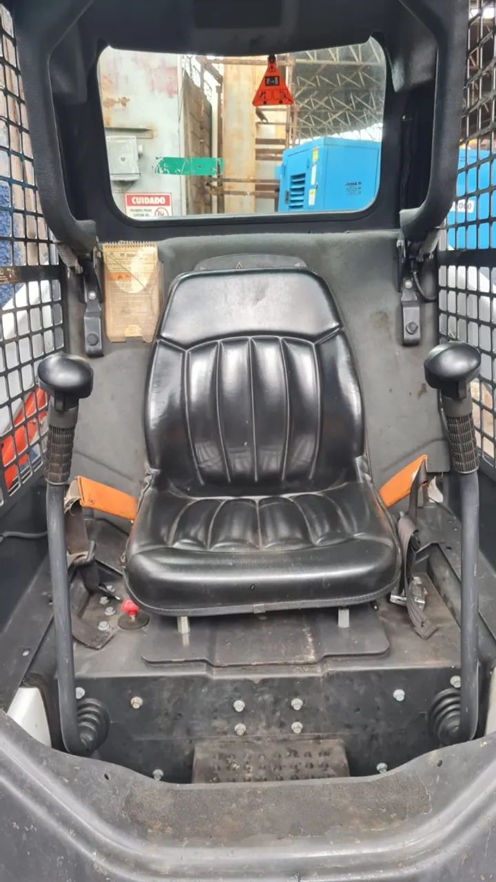 Minicarregadeira Bobcat S450 Ano 2022 1099hs Aberta Alava. - Foto 5
