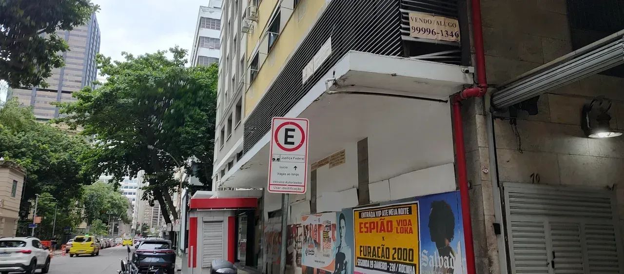 CENTRO  RUA MÉXICO LOJA 220m² + 200m² SOBRELOJA. ÁREA TOTAL 420m² - Foto 2