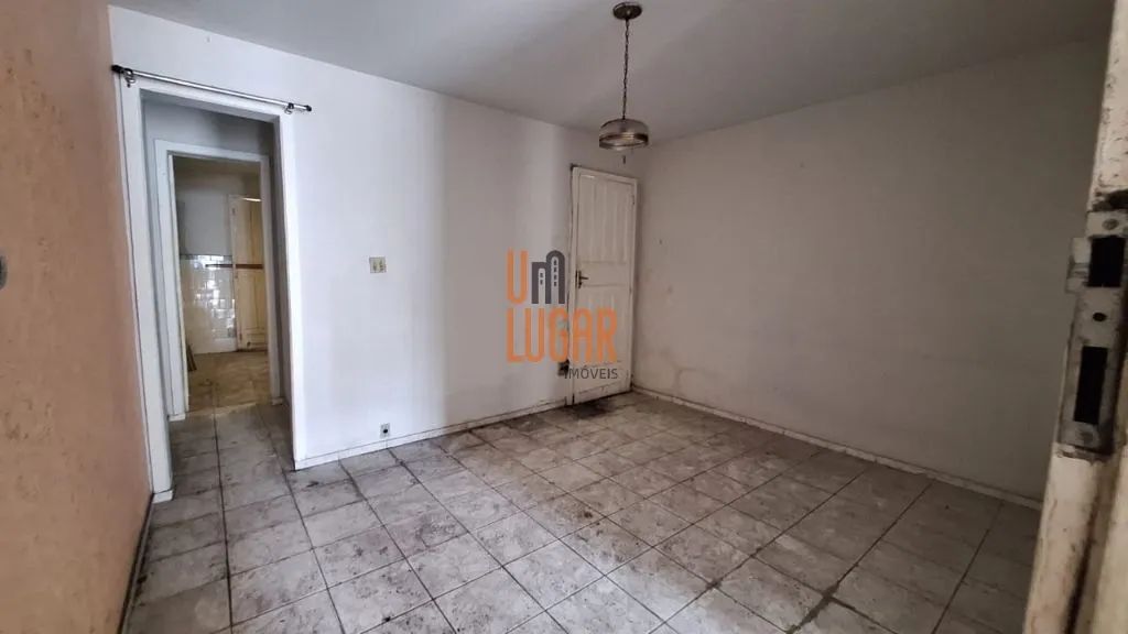 Um Lugar Imóveis Vende: Casa com ótimo espaço e boa localização na Alcindo Cacela entre Do - Foto 14