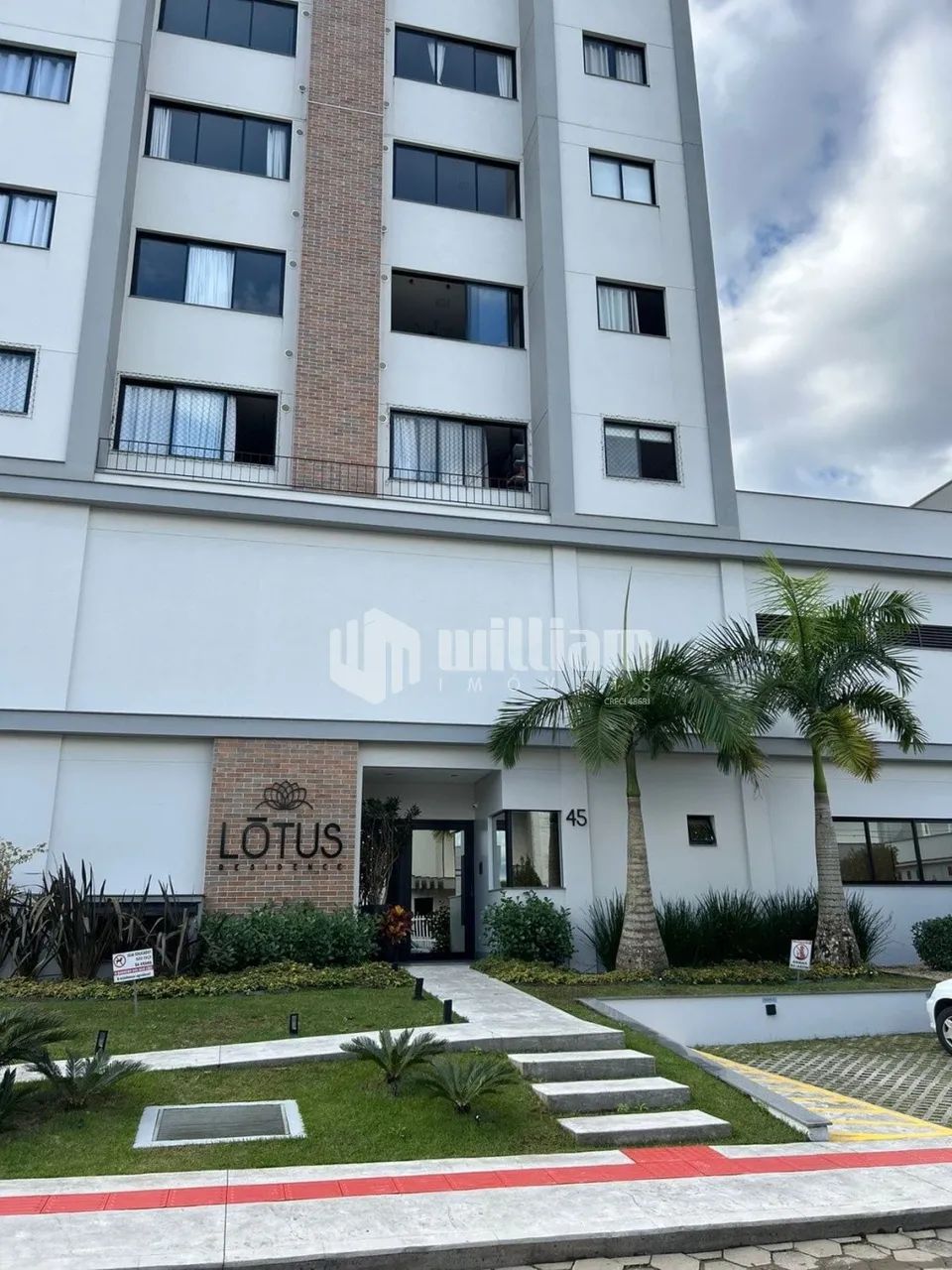 Apartamento à venda no Guarani, Brusque - 2 suítes, finamente mobiliado e área de lazer co