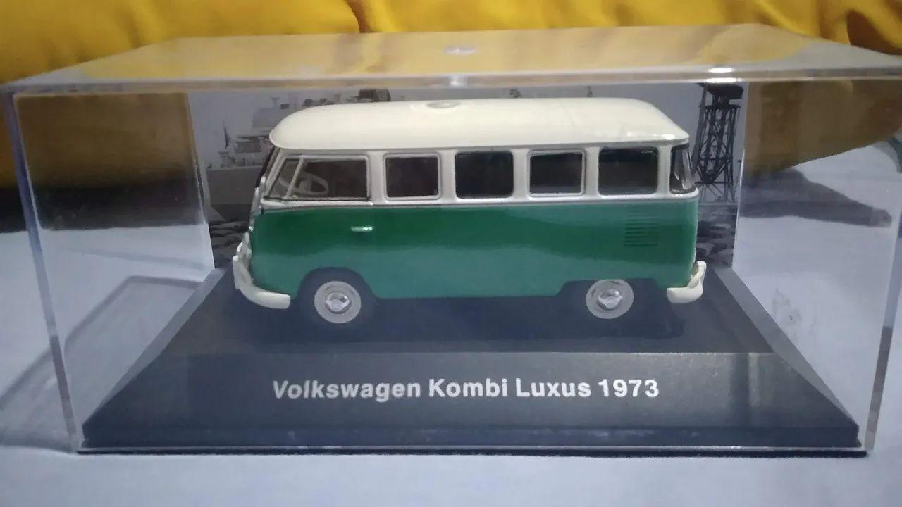 Miniaturas de carros 1.43