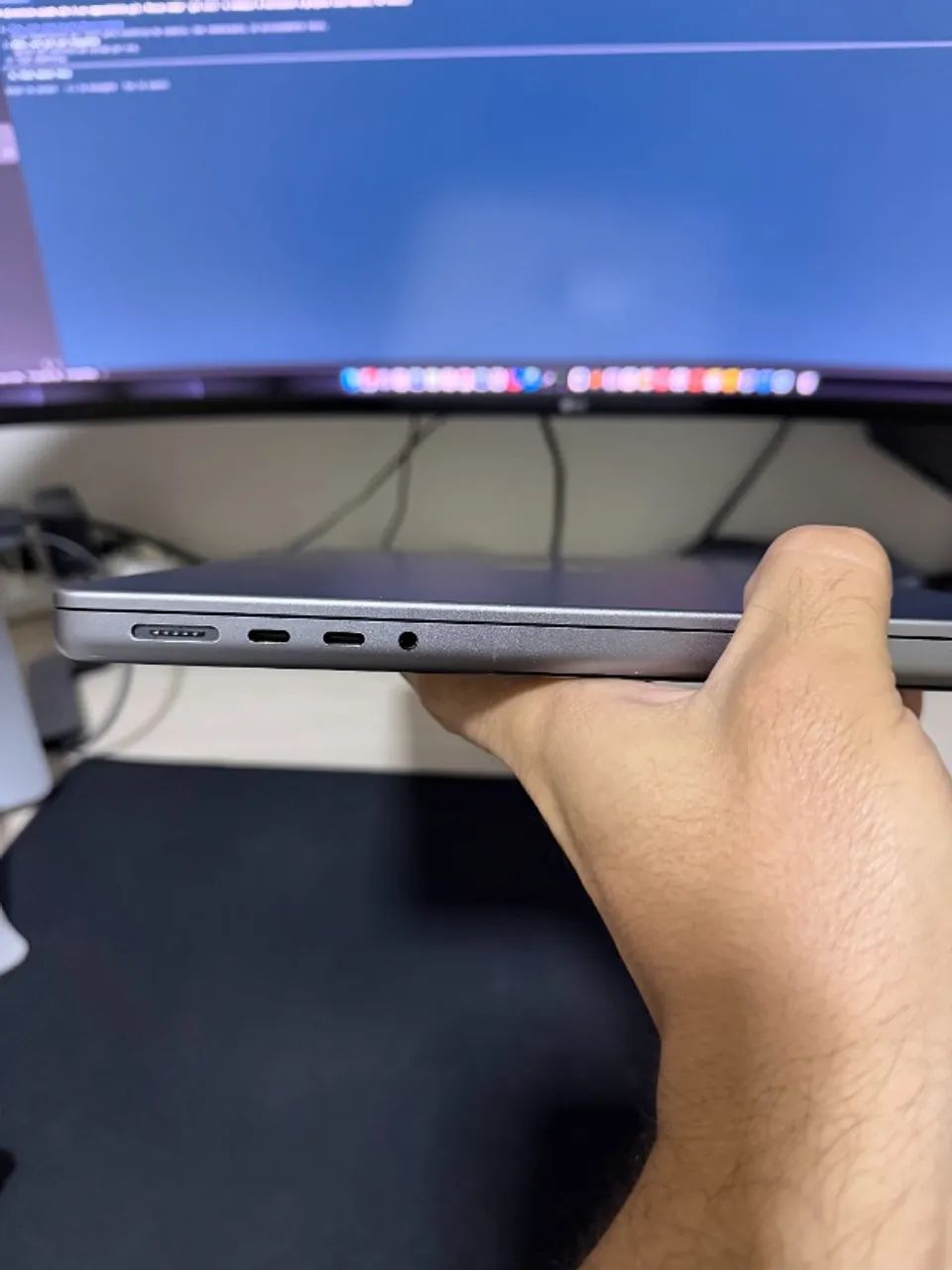 Macbook Pro M1 Pro 16GB 512GB de SSD - 14 polegadas - 2021 - Foto 2