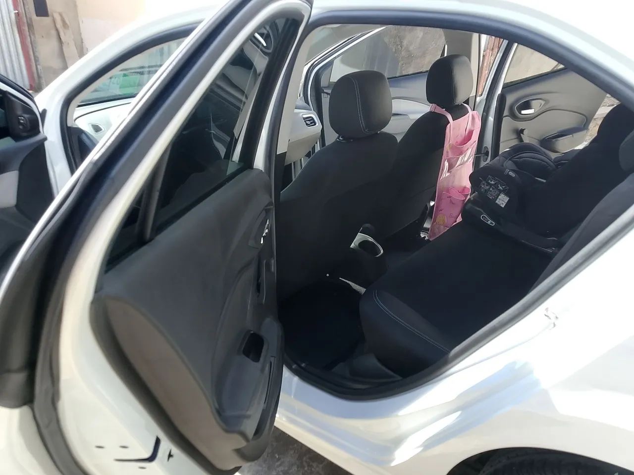 Chevrolet Onix Hatch LT 1.0 8V Flex Mec. 4P 2019 - Foto 5