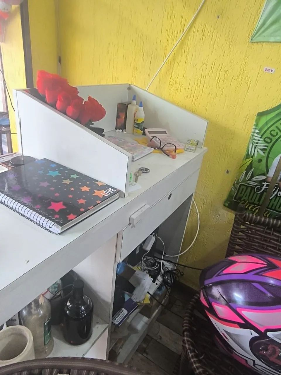 Vendo balcão com gaveta e chave, duas vitrines de vidro  - Foto 2