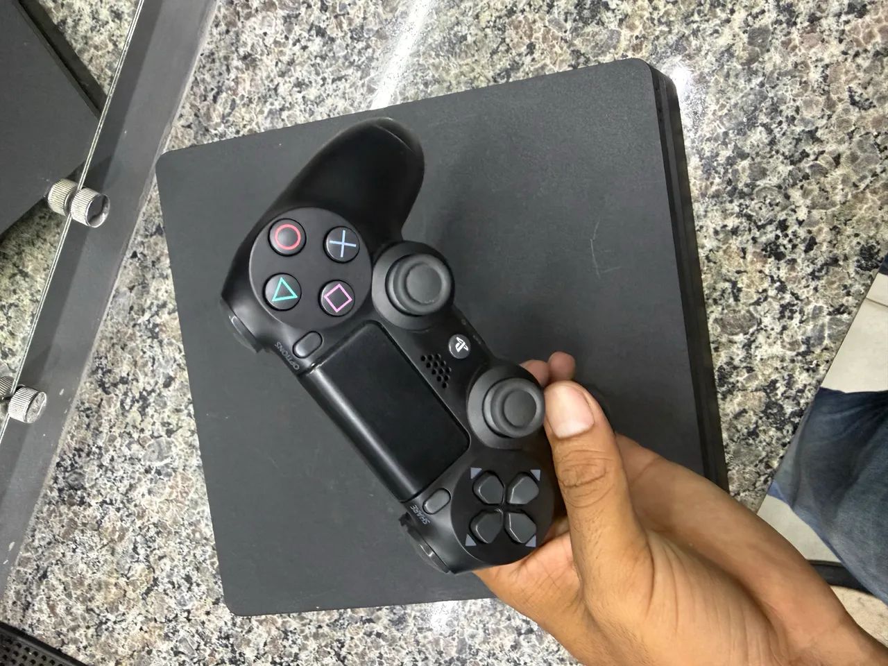 Ps4 slim 500gb - excelente estado 