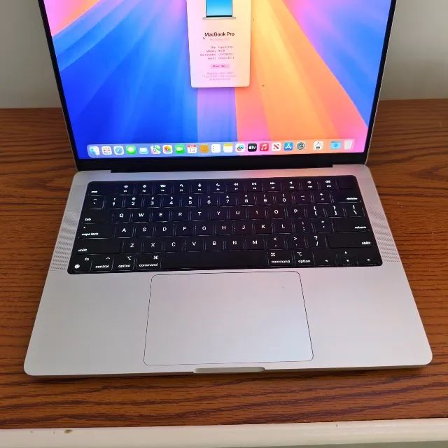 MACBOOK PRO 14 - M3 PRO, 18GB, 512GB - 66 CICLOS - SILVER