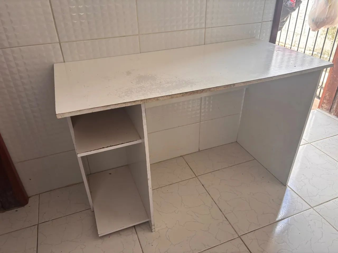 Vende-se 2 mesinhas de computador  - Foto 4