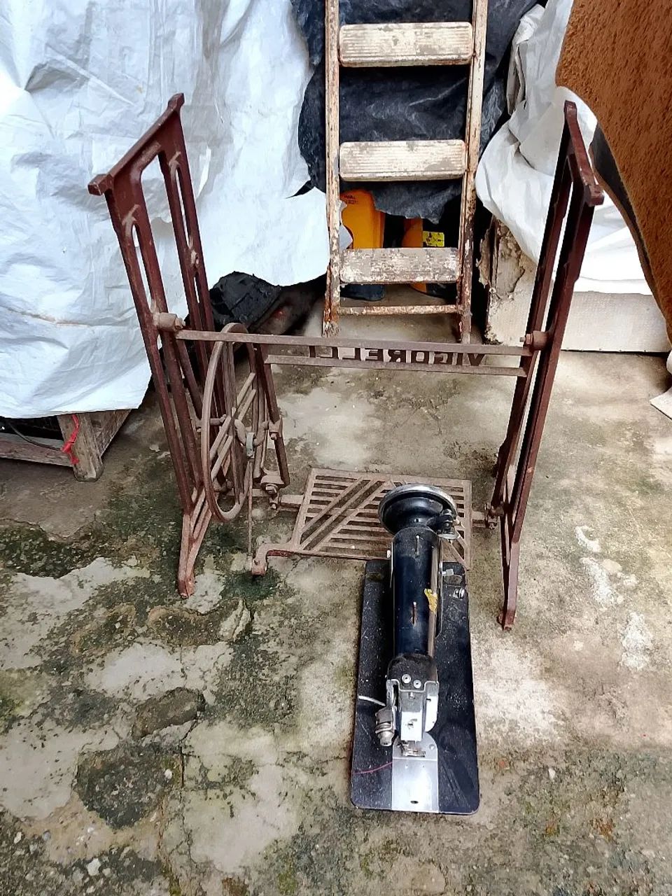 Vendo mesa de costura antiga  - Foto 4