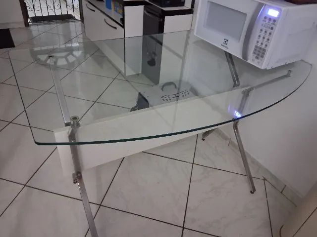 Mesa madeira e vidto