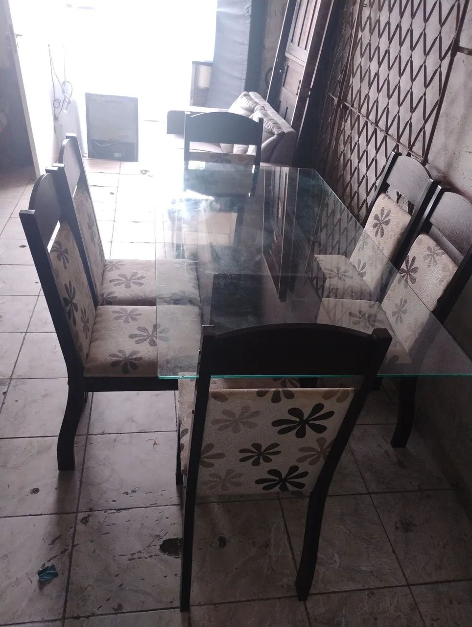 Mesa com,6 cadeiras  - Foto 2