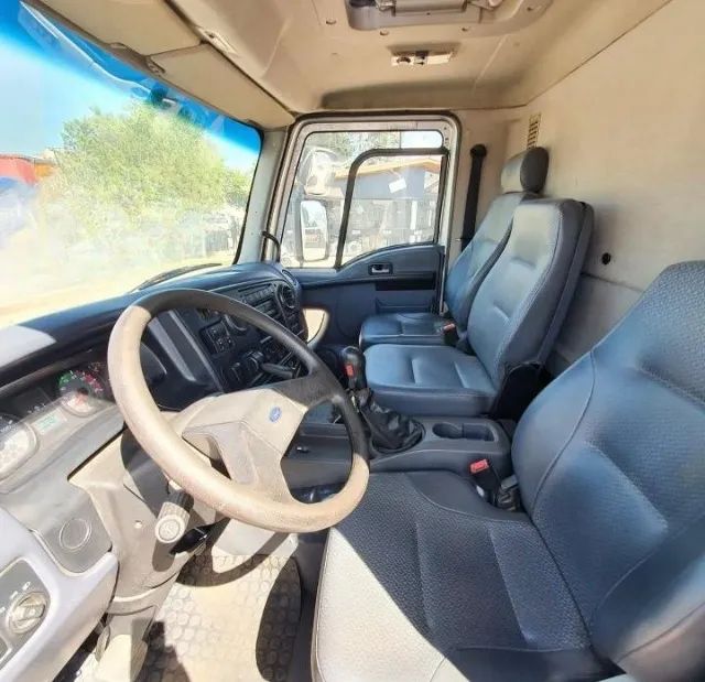 Ford cargo 1319 4x2 - 2013 Caçamba   - Foto 6