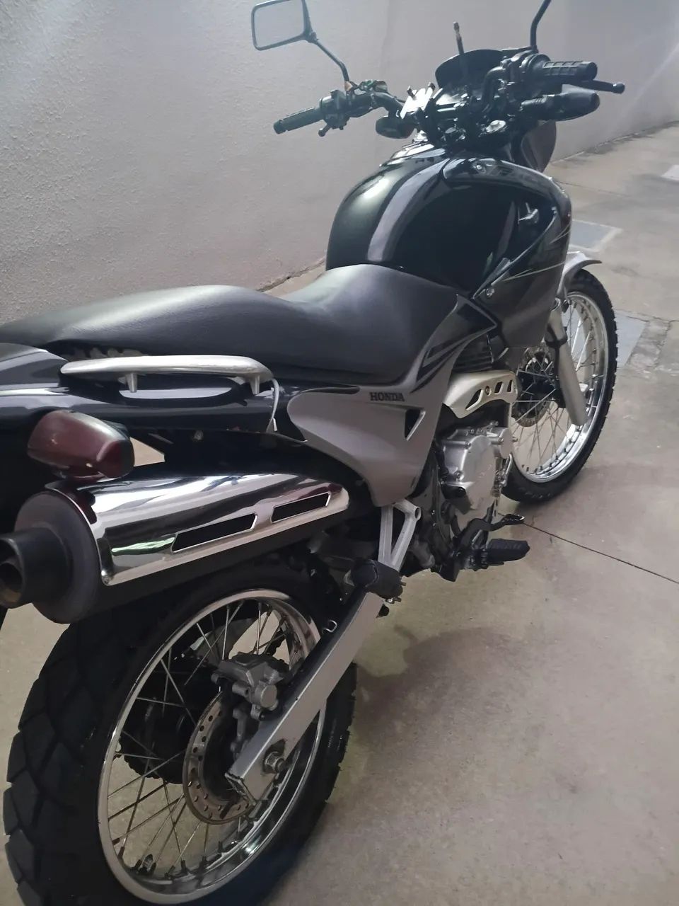 Falcon 400cc preta top - Foto 3