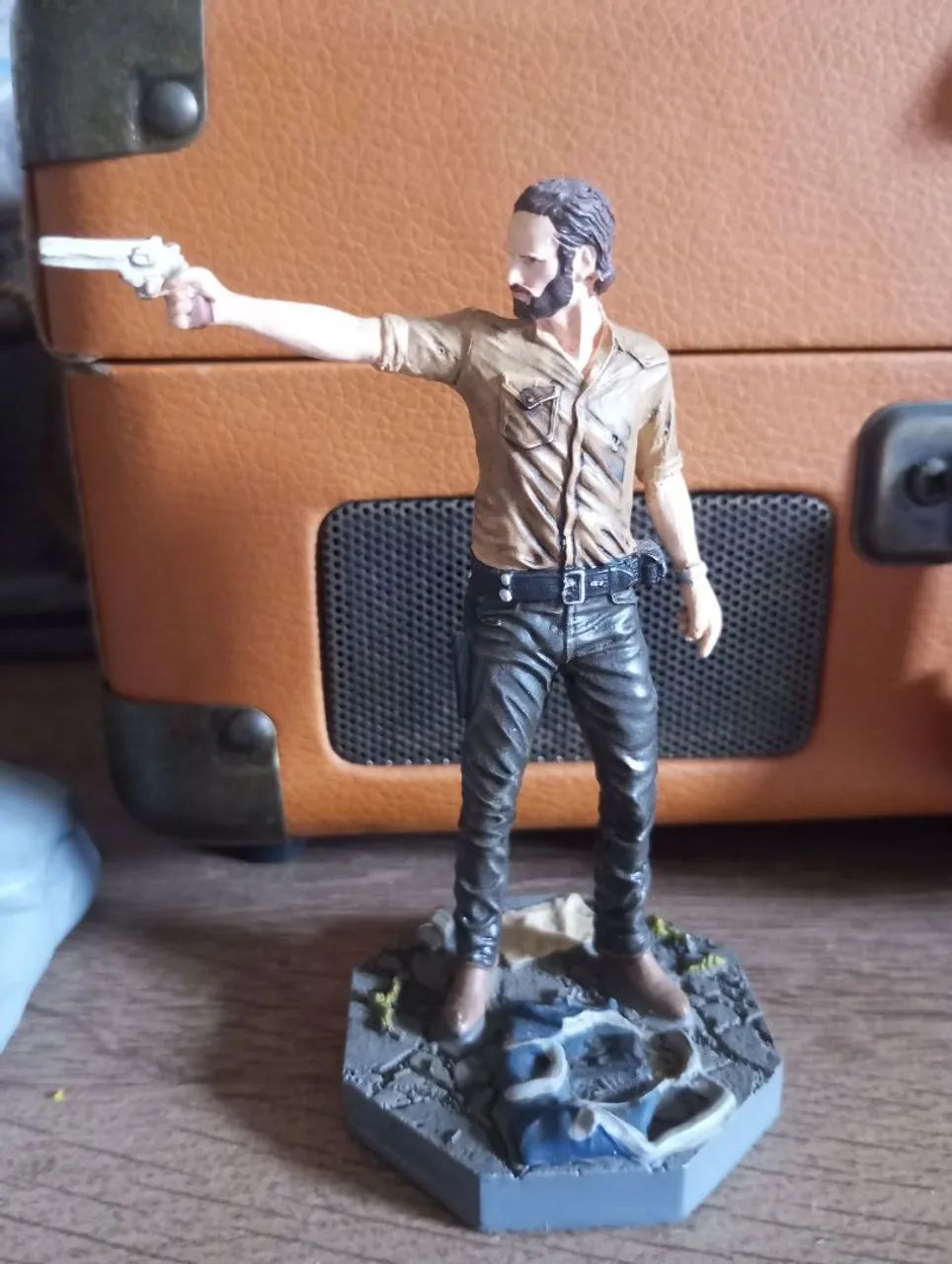 Boneco Rick grimes, the walking dead - Foto 3
