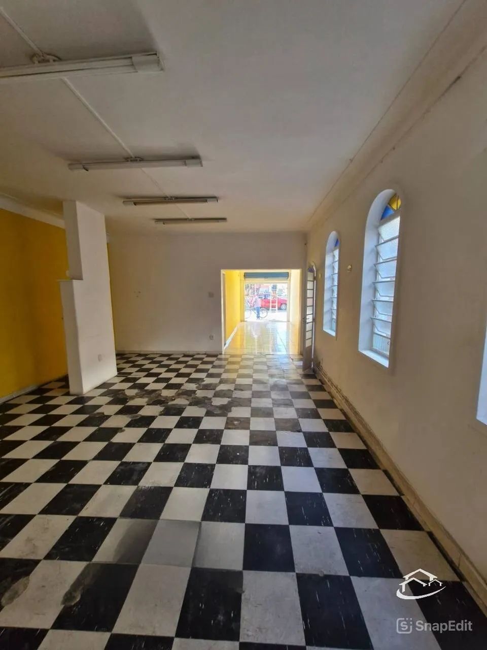 Ponto Comercial na Praça central de Lorena para Locação - Foto 2