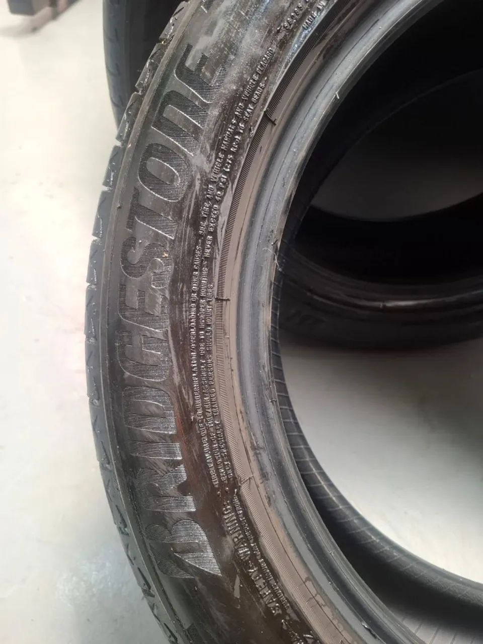 PNEU BRIDEGESTONE ALENZA NA MEDIDA 225/55 R18 - Foto 3