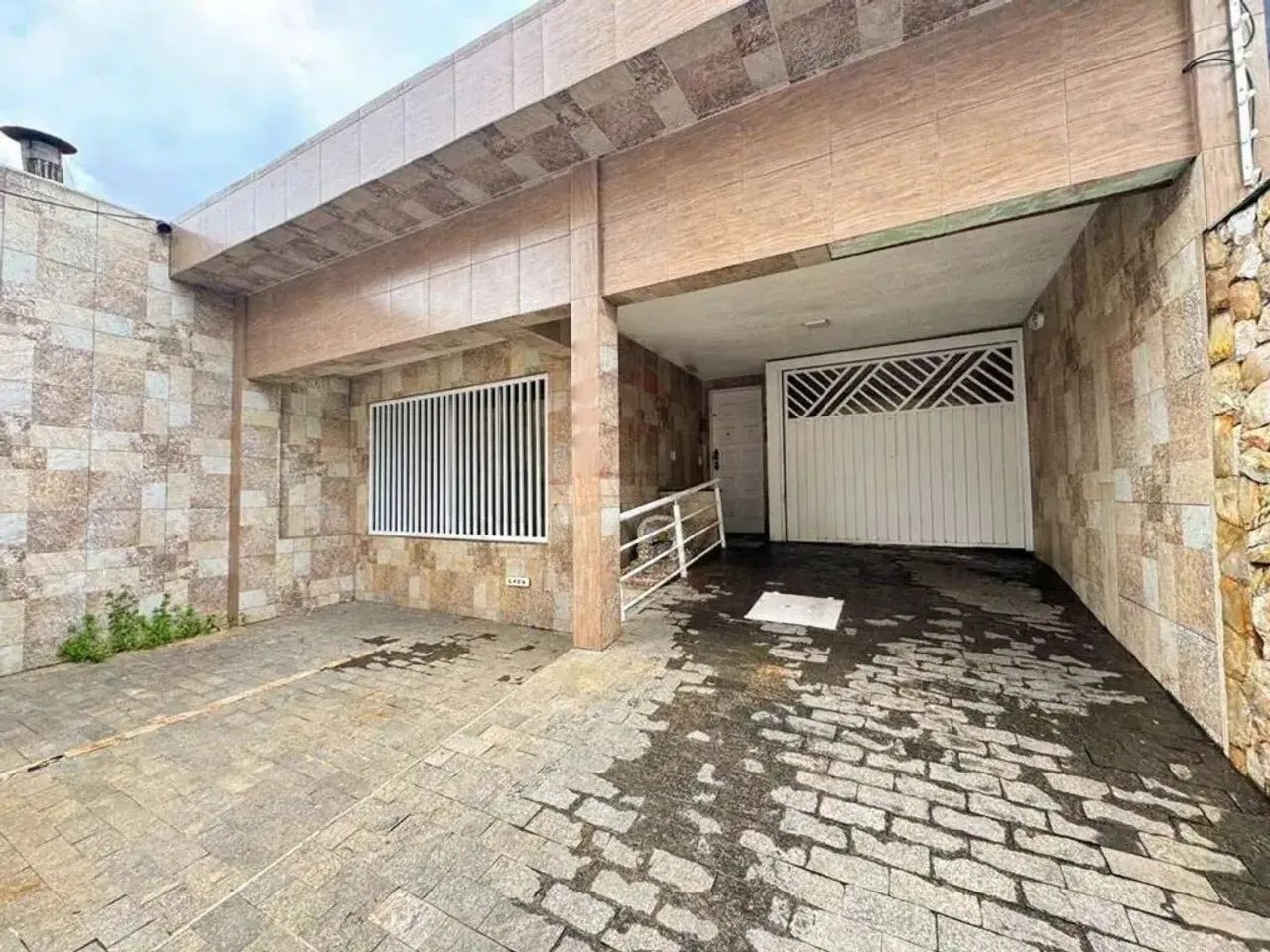 Casa para alugar ou comprar com 206m², 3 quartos e 5 vagas