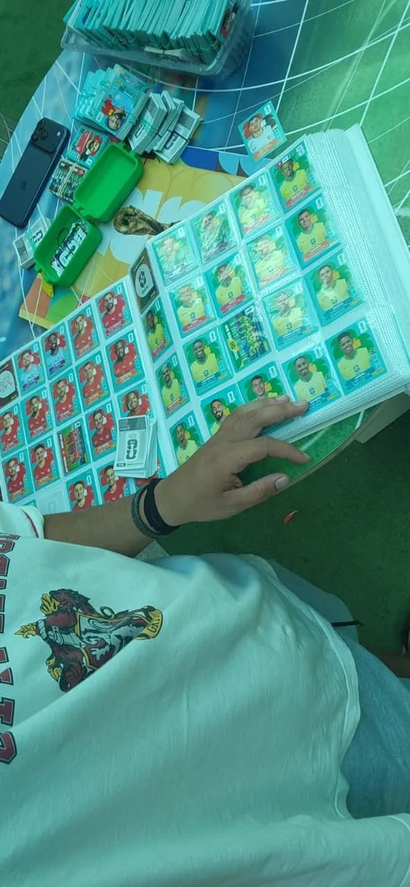 Vendo figurinhas da copa, complete sua coleção! - Foto 2