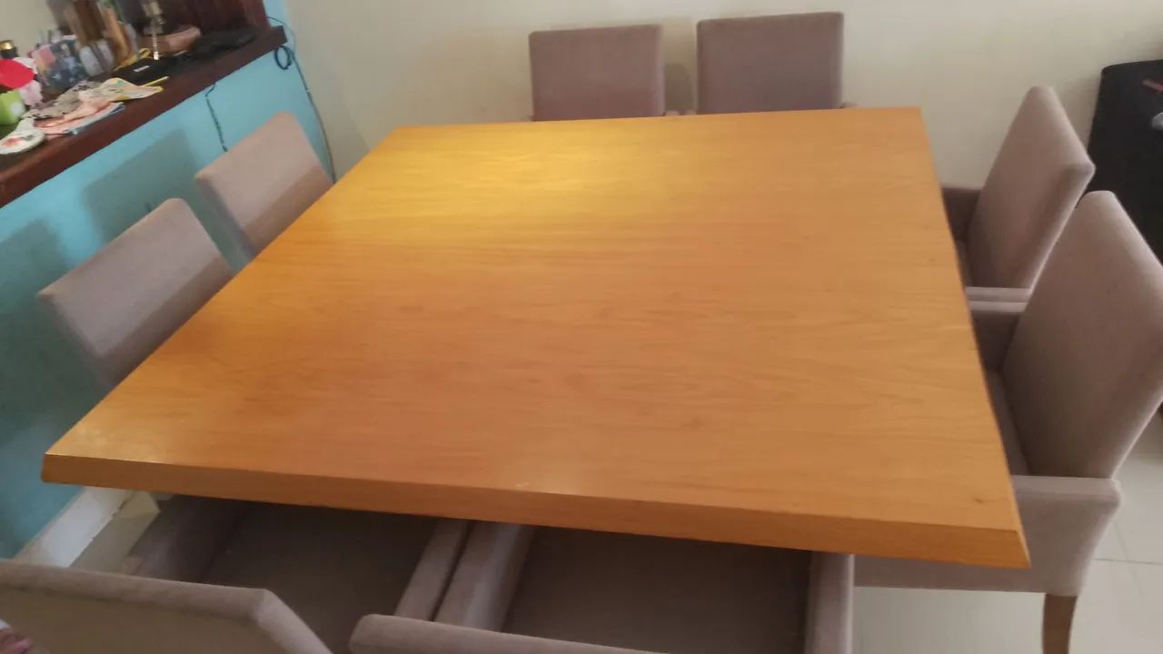 Mesa de jantar 8 cadeiras 