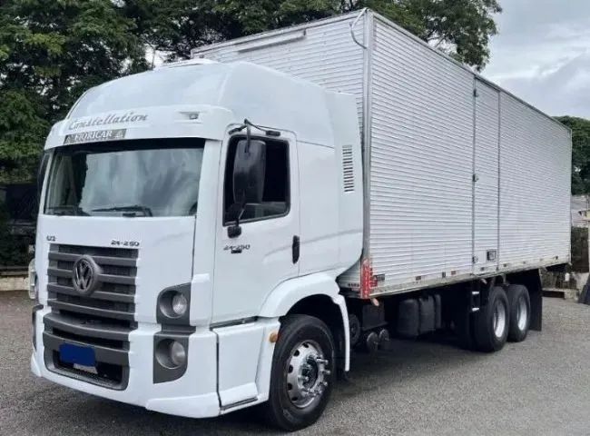 Vw 24250 6x2 - Ano 2011 Baú 