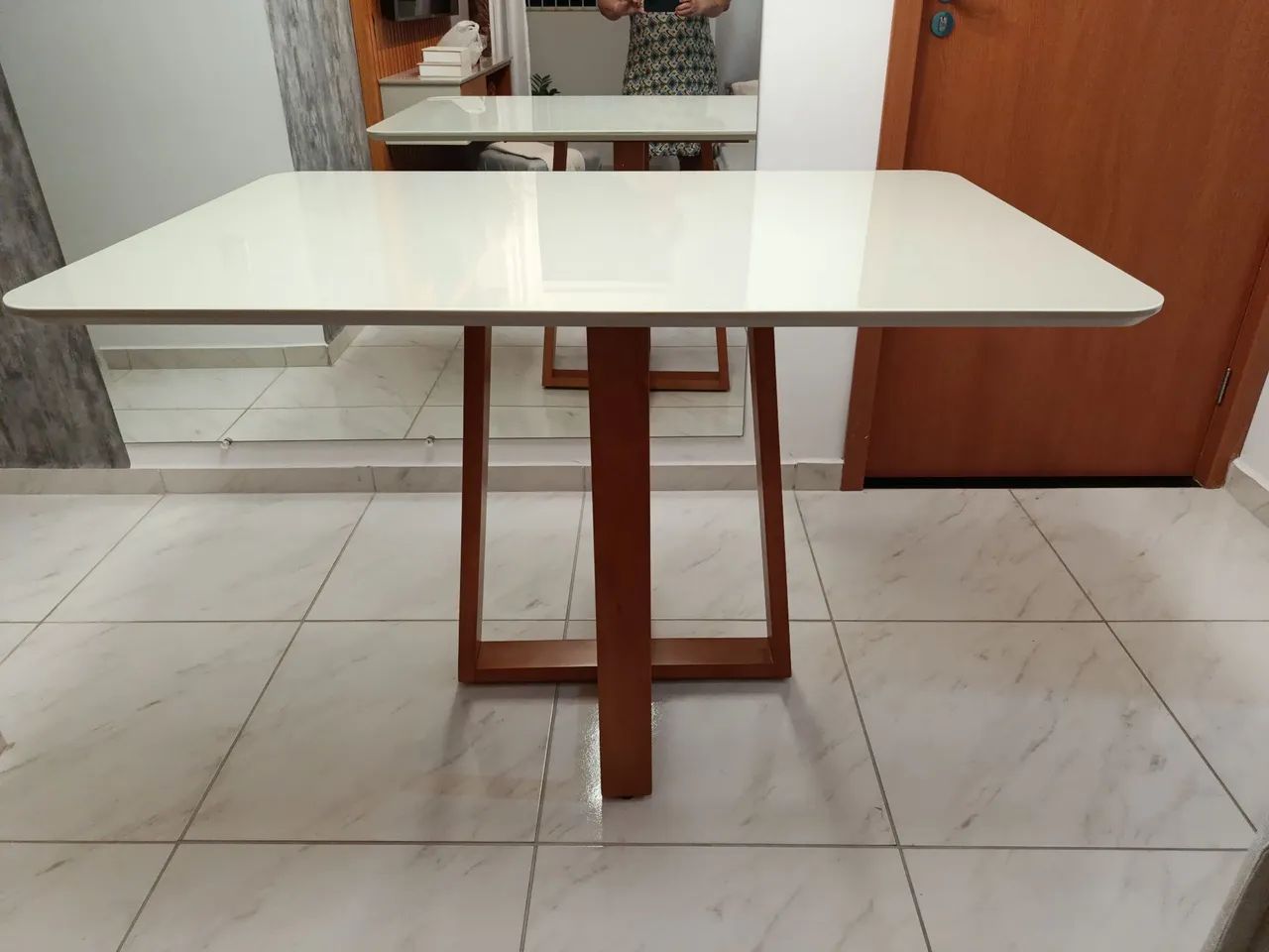 Vendo essa mesa sem as cadeiras  - Foto 2