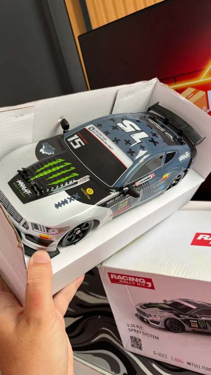  Carrinho de Controle Remoto Drift Racing 1:16 - Com Sistema de Fumaça - Foto 2