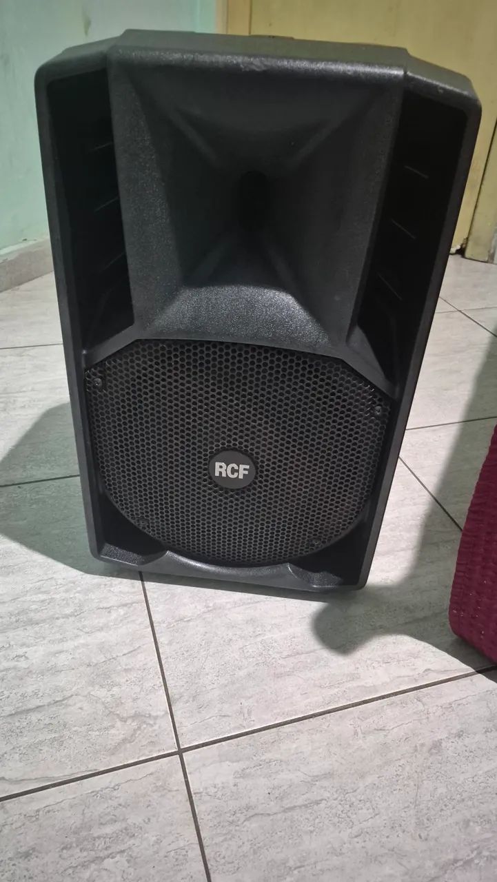 Caixa ativa rcf art710a 