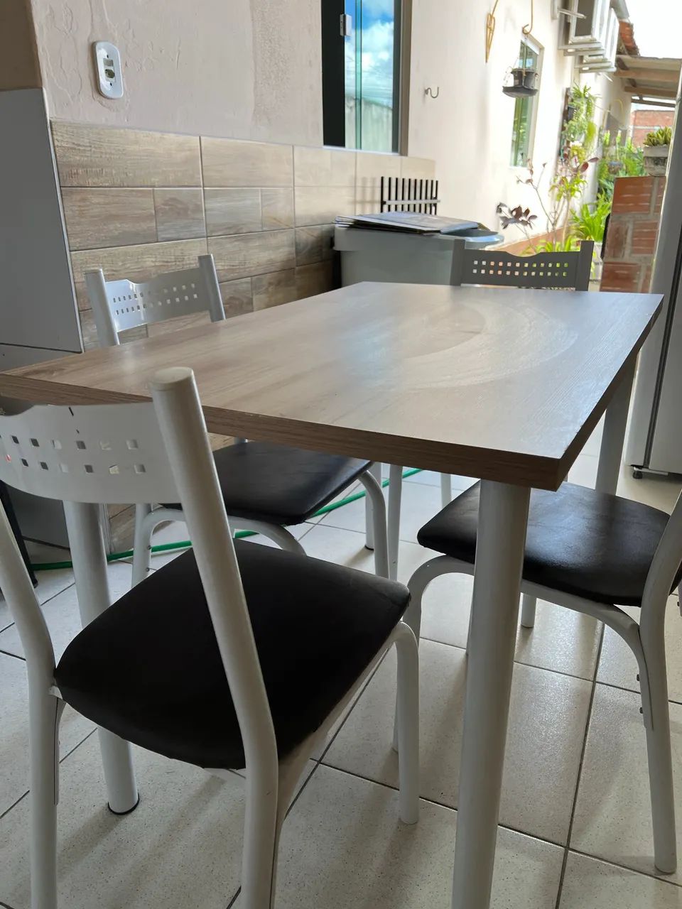 Mesa de 4 cadeias - em estado de nova  - Foto 2