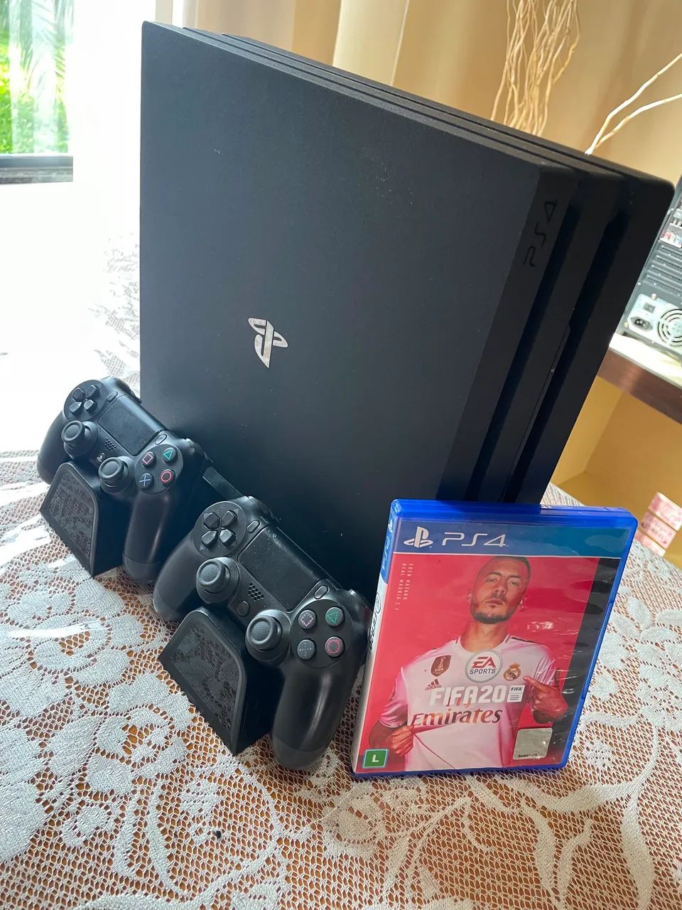 PS4 PRO 1TB COMPLETO - Foto 4