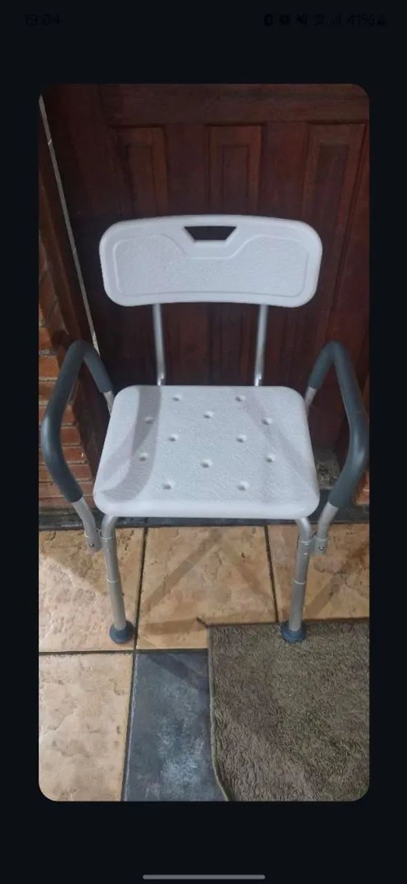 Cadeira higiênica de banho - Resistente, pouco usada