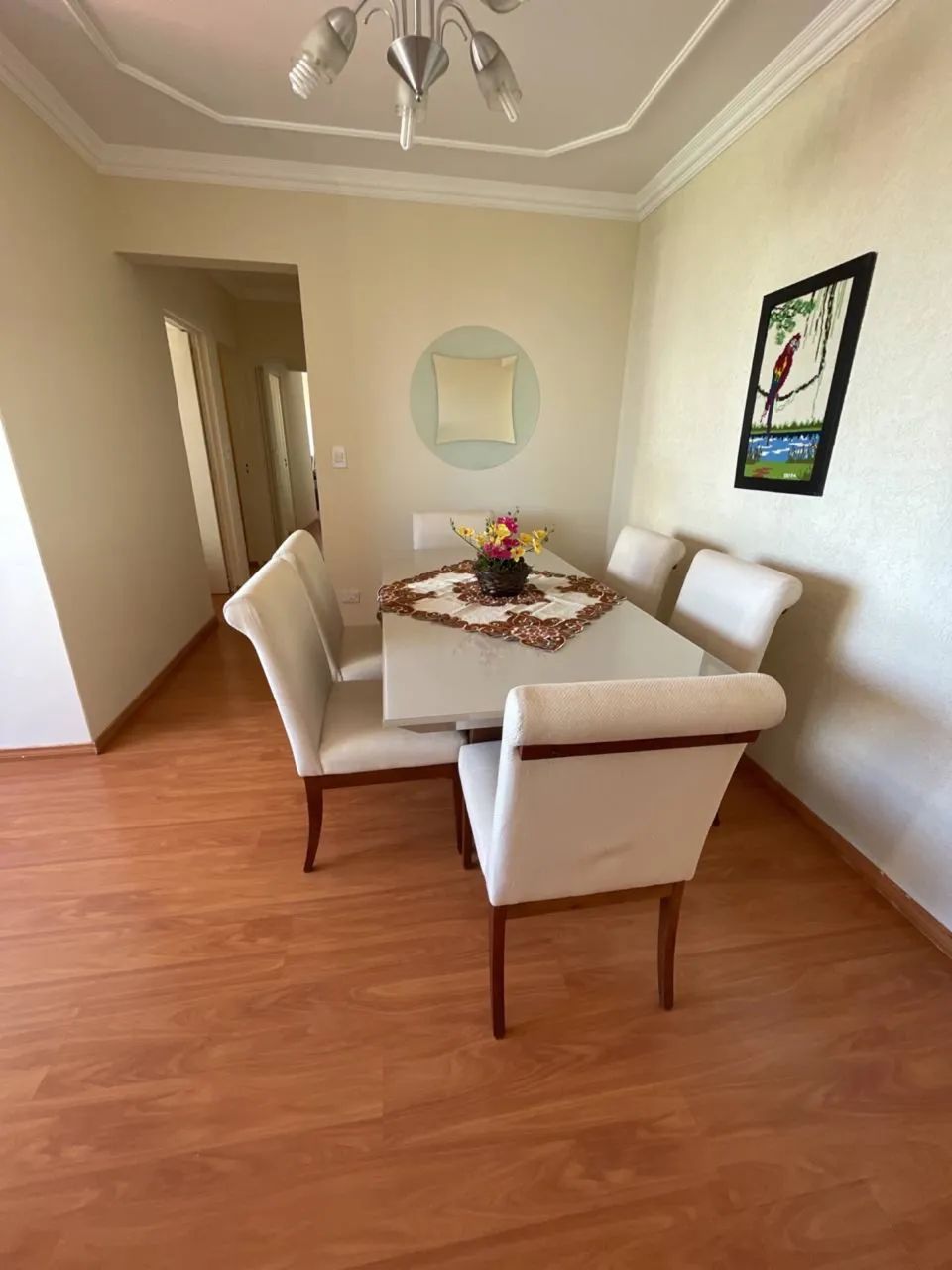 Mesa de jantar com 6 cadeiras 