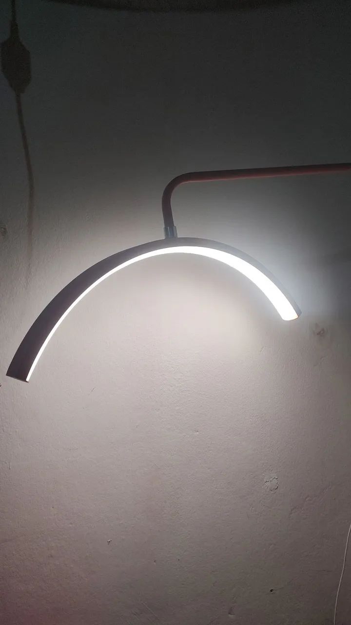 Vendo luminária meia lua - Foto 3