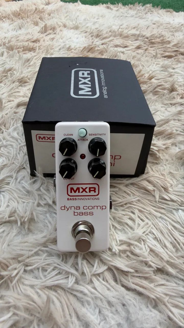 MXR Dyna Comp Bass M282- Compressor para Contrabaixo