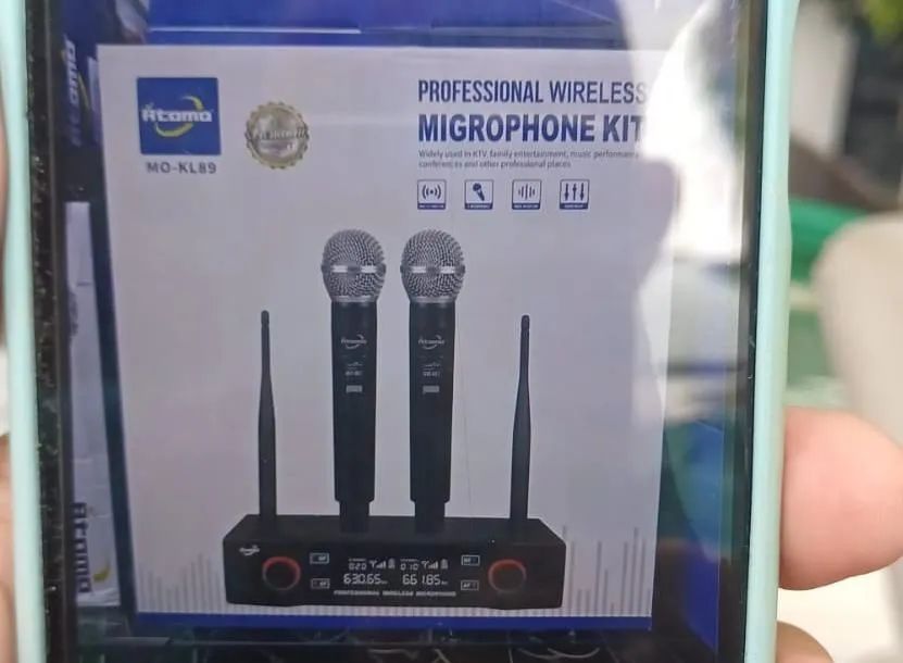 Microfone Duplo sem Fio Atomo com Receptor