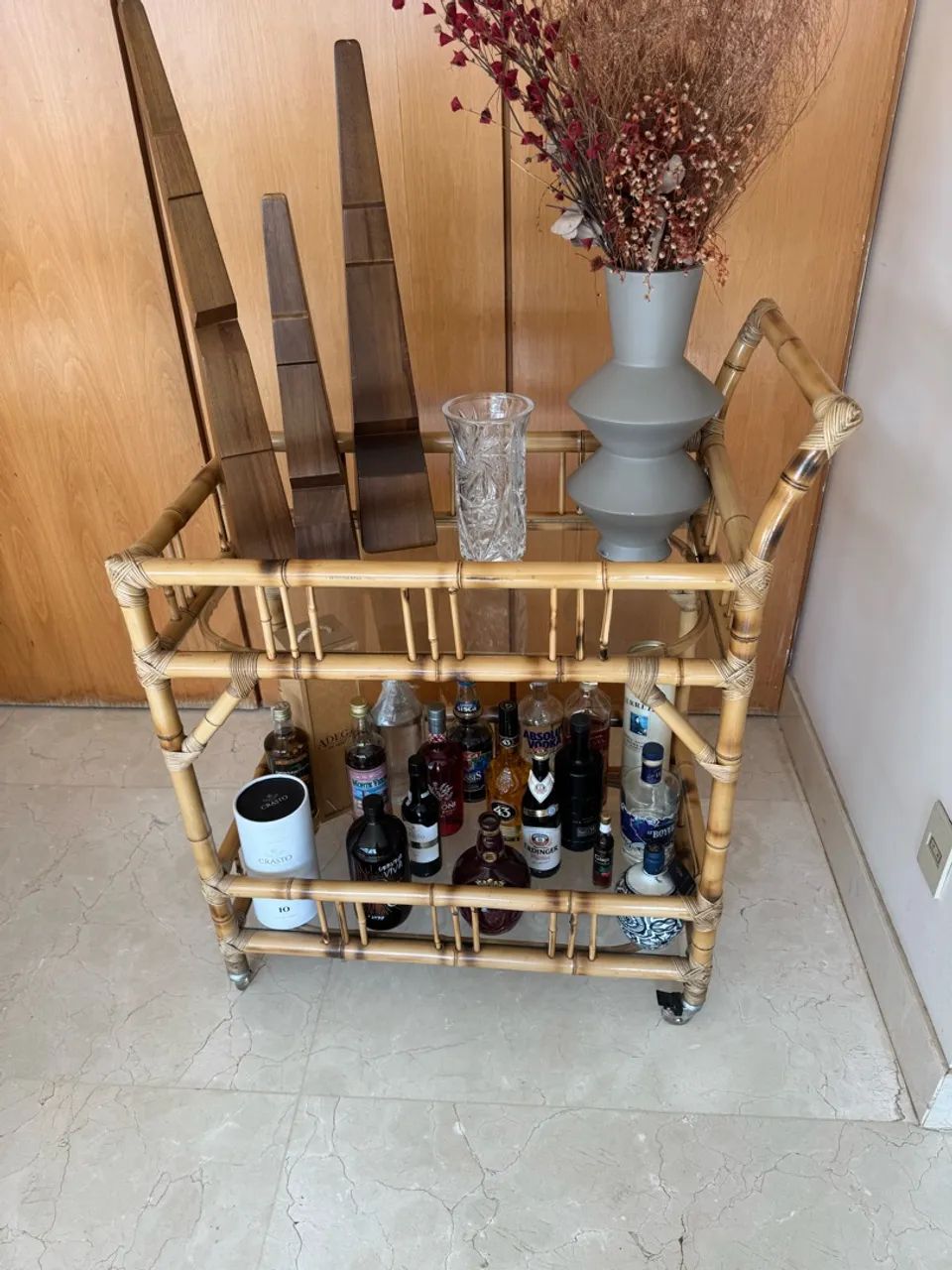 CARRINHO DE BAR EM BAMBU