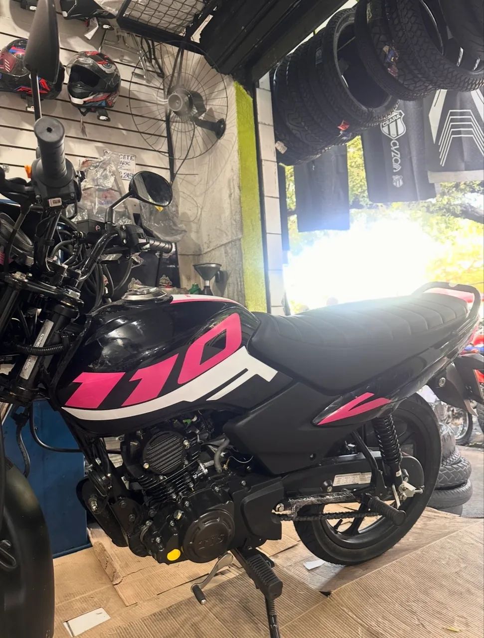 Envelopamento e faixas de todas as motos  - Foto 3