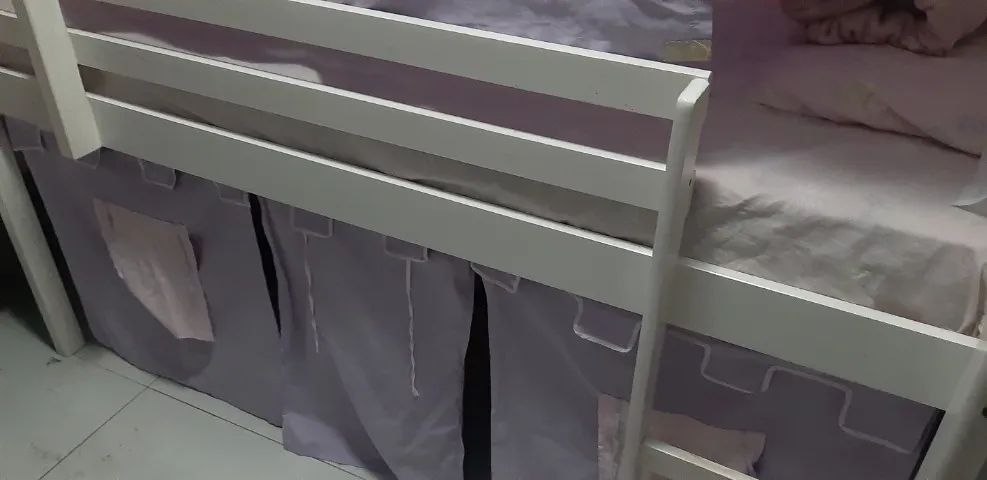 Cama elevada com escada, telhado e toca - Foto 2