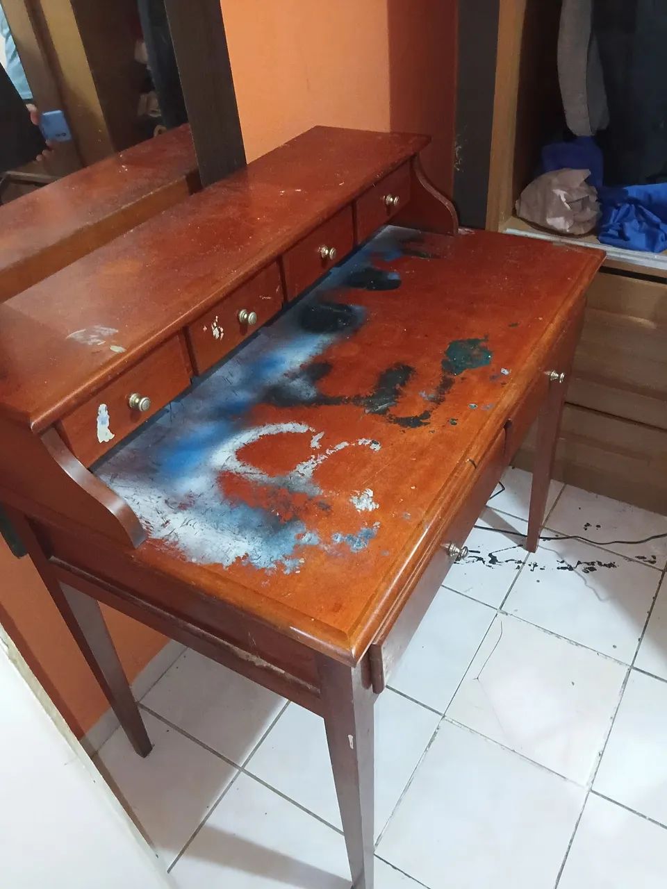 Vendo Penteadeira de Madeira mogno