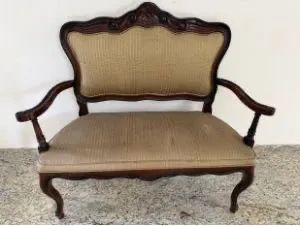 Namoradeira Mogno maciço R$ 600 - 1.200