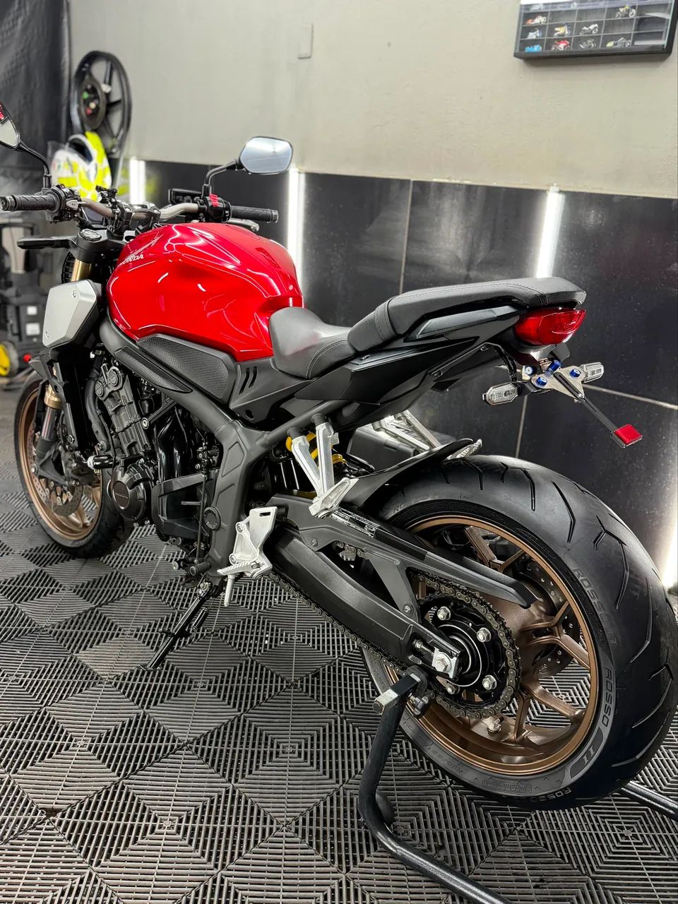 CB 650r 2020 - Foto 4