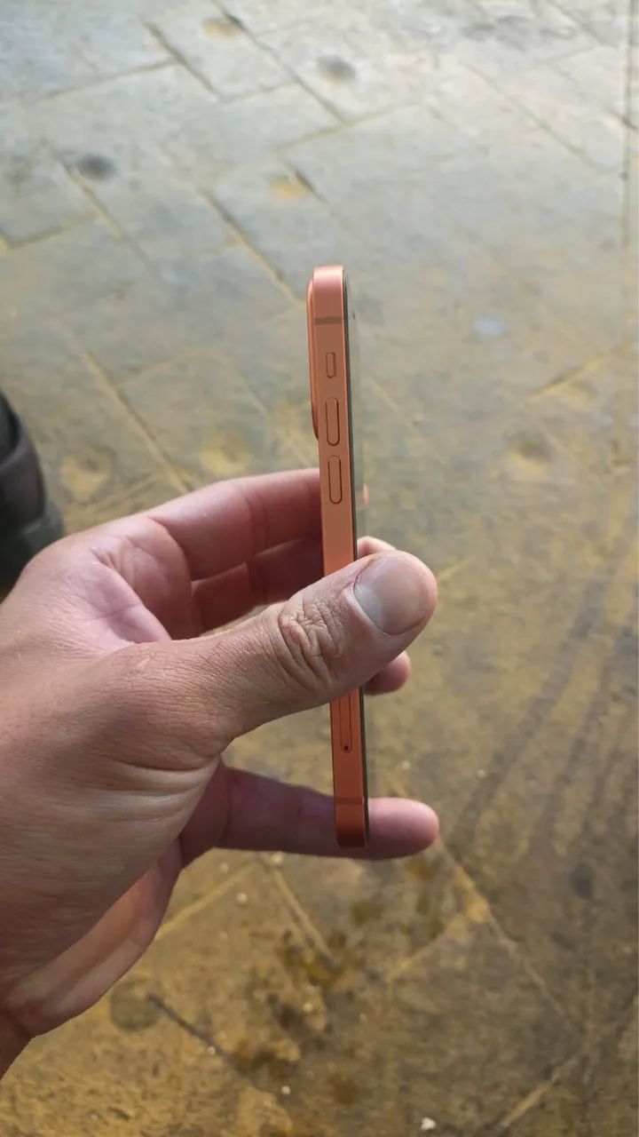 Vendo iPhone 12 amontado no 17 pro sabor 17 - Foto 2