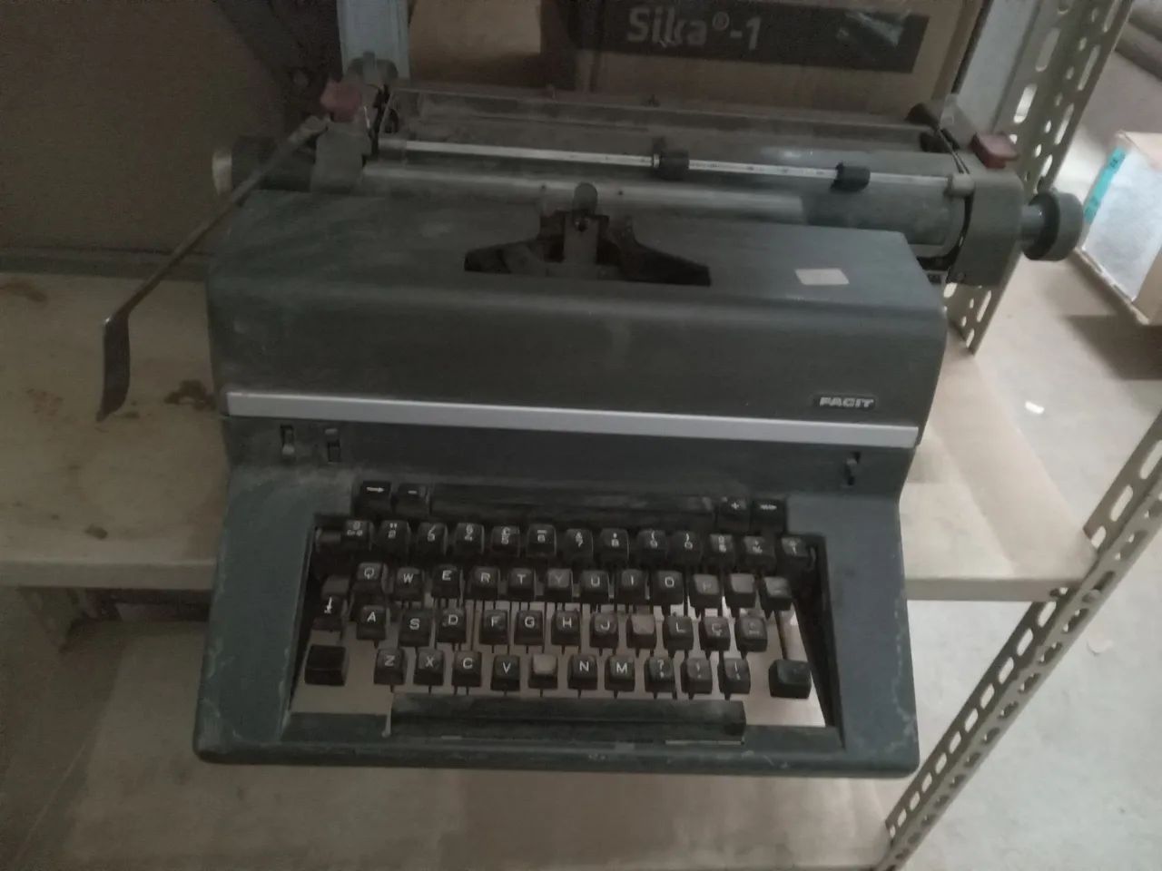 Maquina de escrever Facit