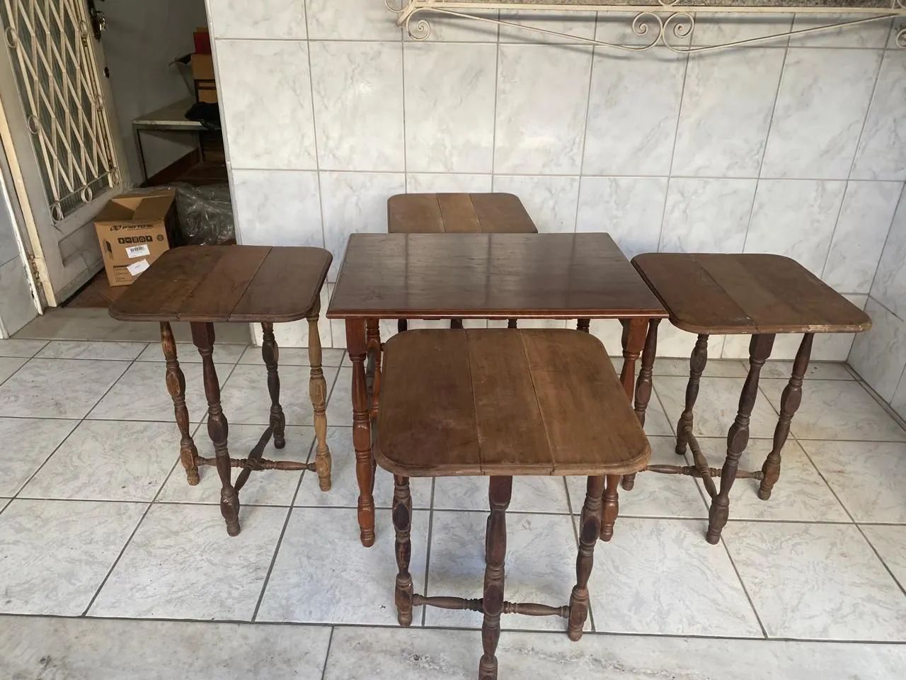 Mesa mãe c/ 4 banqueta